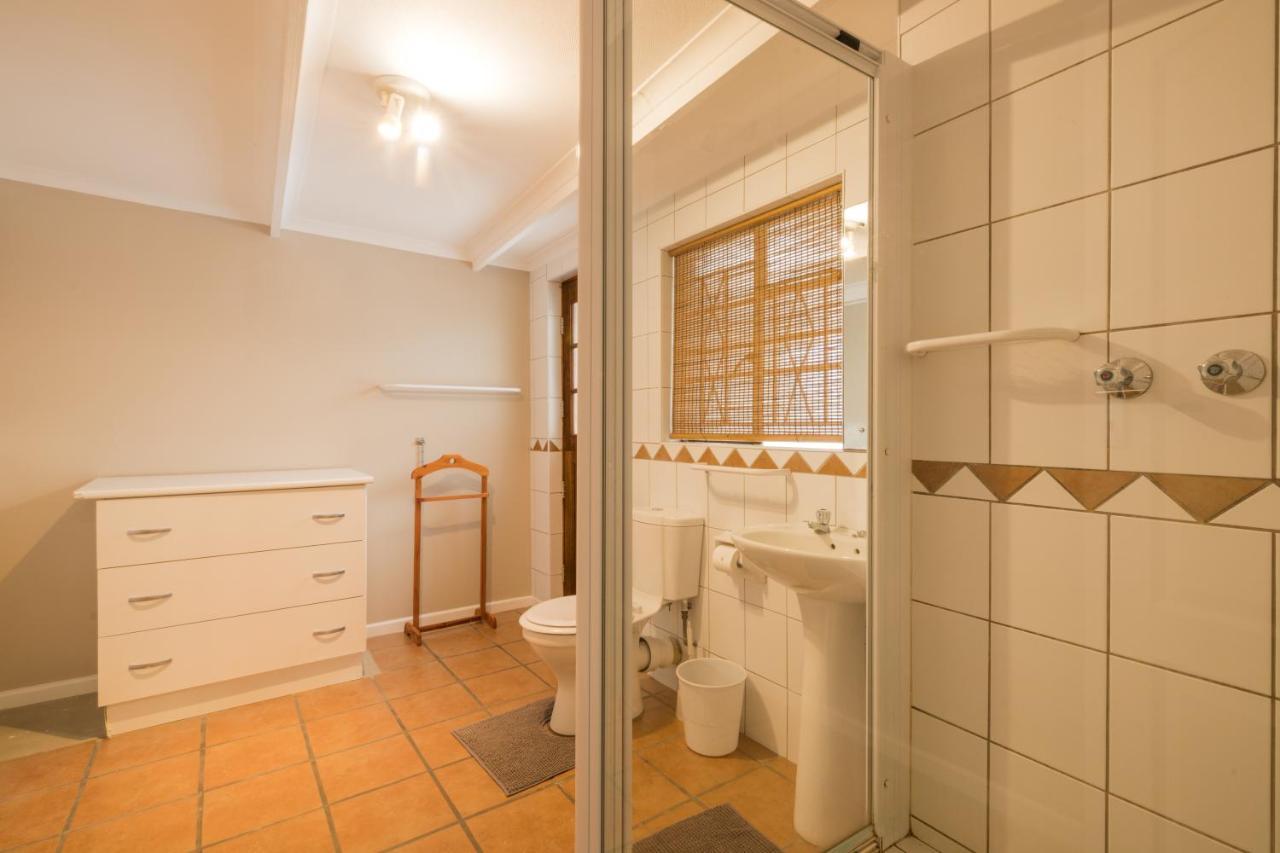 Kouwdouw Guest Farm Villa George Bagian luar foto