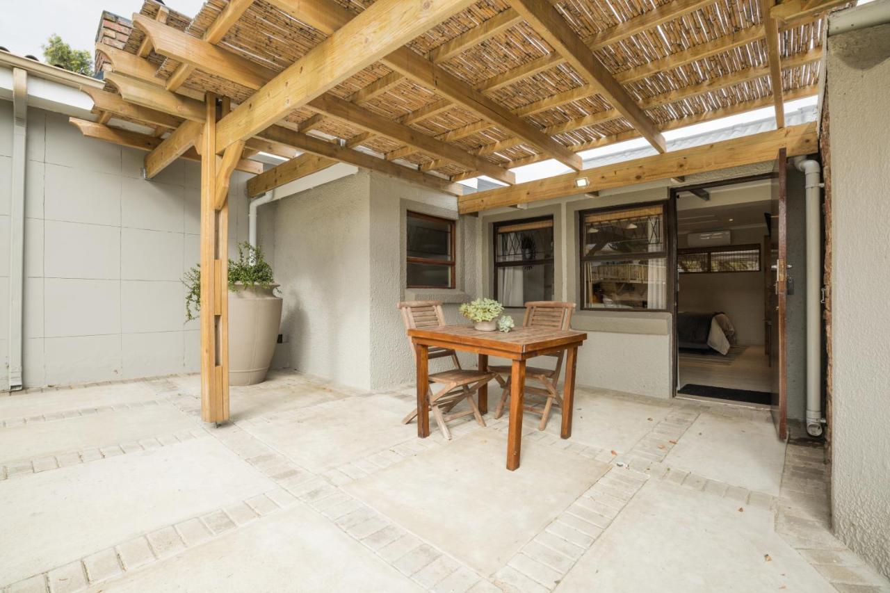 Kouwdouw Guest Farm Villa George Bagian luar foto