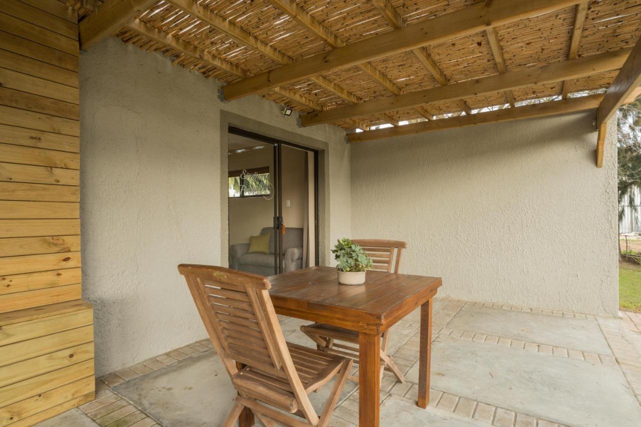 Kouwdouw Guest Farm Villa George Bagian luar foto