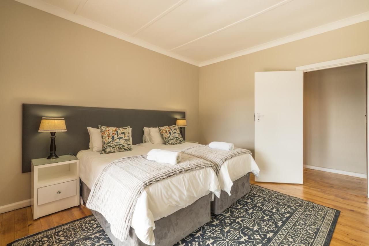 Kouwdouw Guest Farm Villa George Bagian luar foto